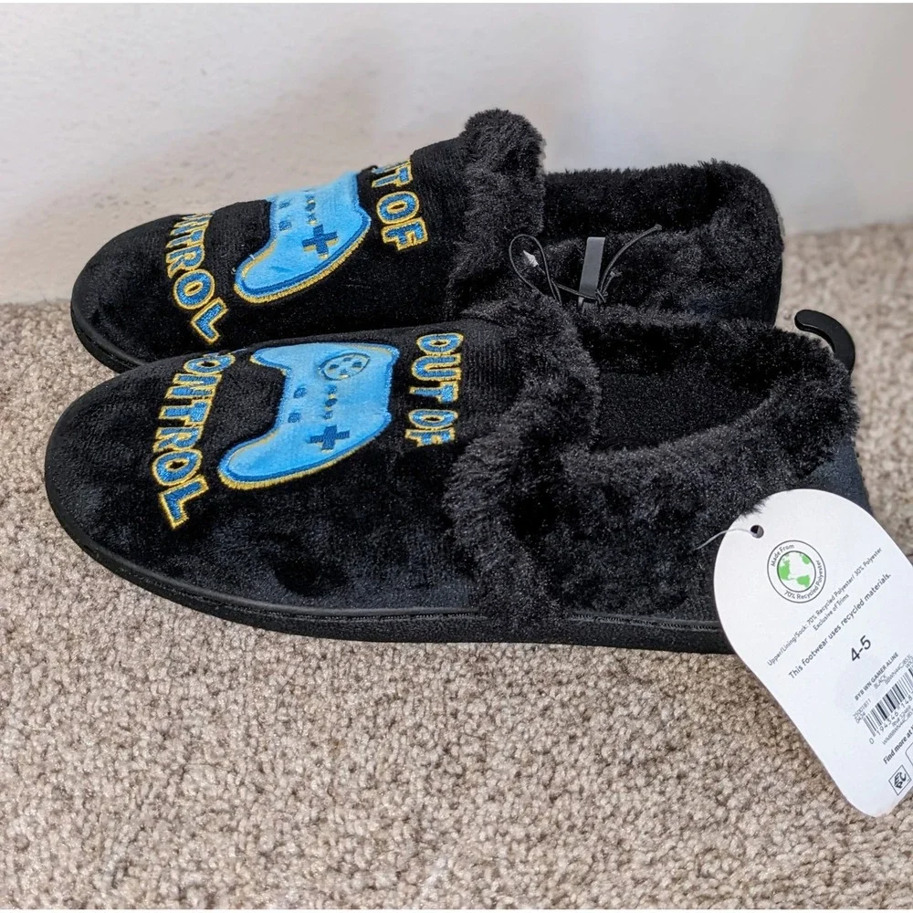 Wonder Nation Slippers Fuzzy Out of Control Gamer Shoes‎ Boys Size 4-5 NWT